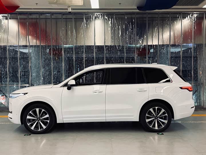 Фото 4 - LiXiang One