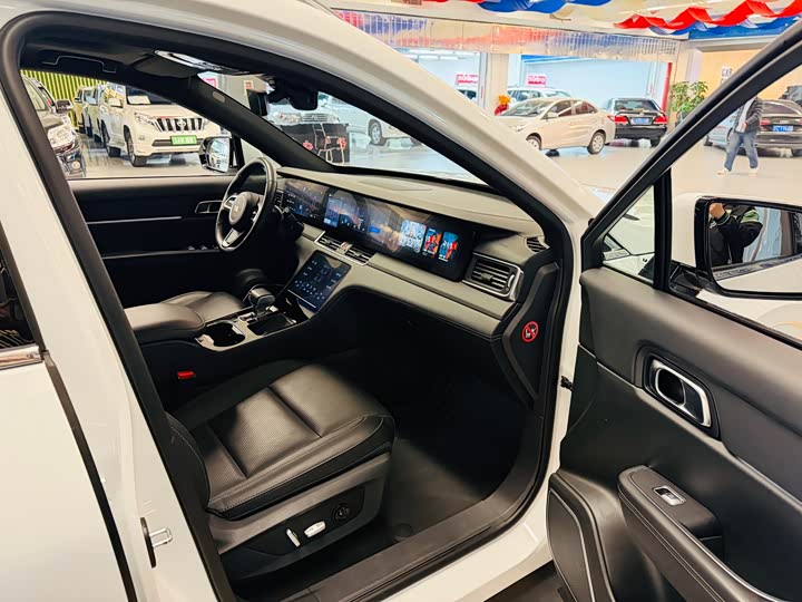 Фото 8 - LiXiang One