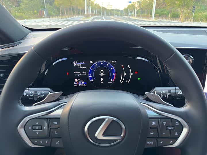 Фото 5 - Lexus NX