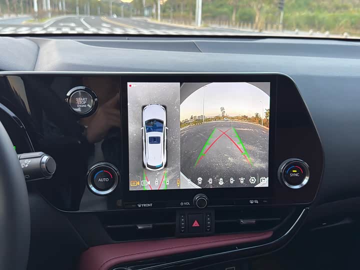 Фото 6 - Lexus NX