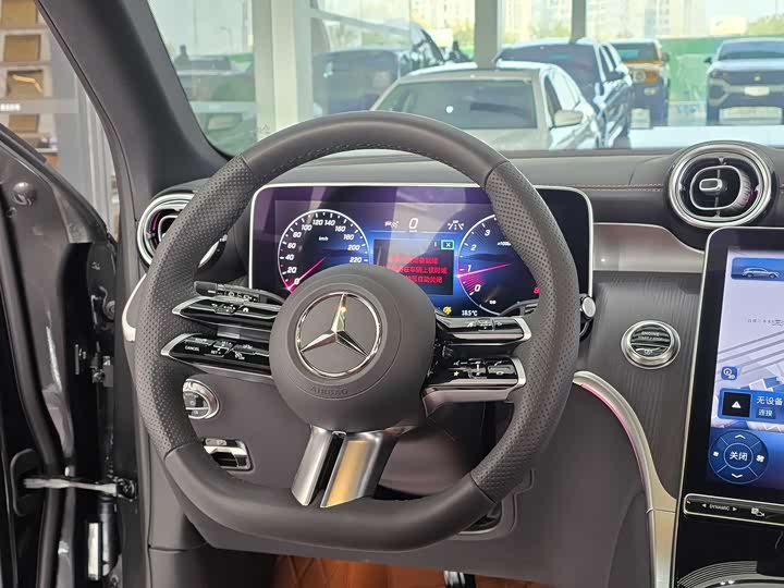 Фото 16 - Mercedes-Benz GLC-Class