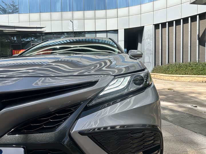 Фото 4 - Toyota Camry