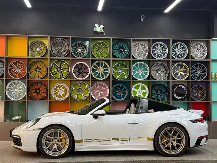 Фото 2 - Porsche 911