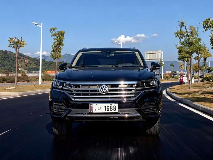 Фото 3 - Volkswagen Touareg