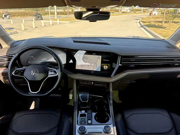 Фото 9 - Volkswagen Touareg