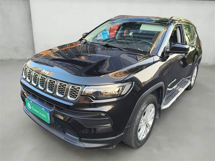 Фото 1 - Jeep Compass