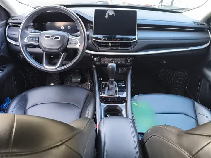 Фото 11 - Jeep Compass