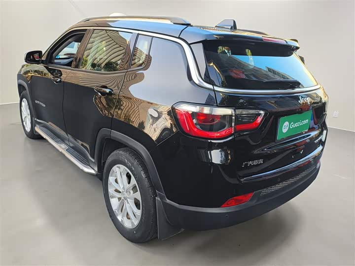 Фото 5 - Jeep Compass
