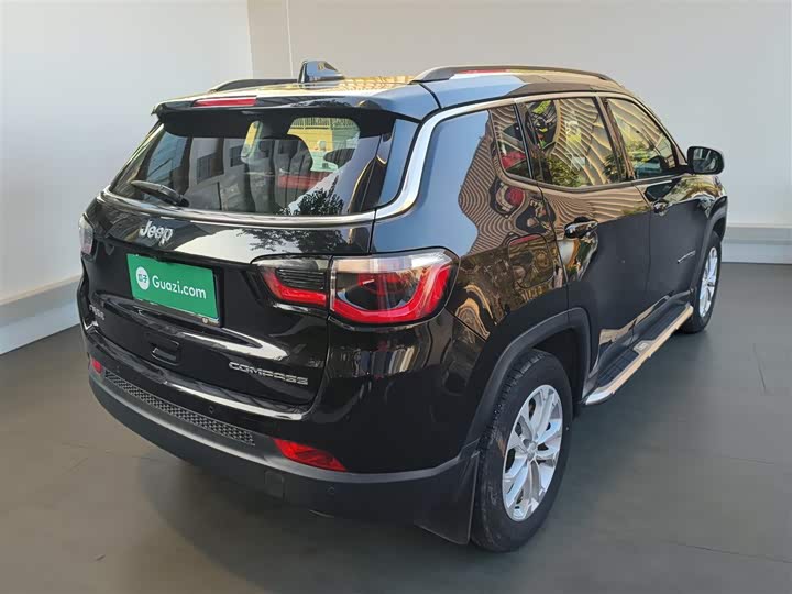 Фото 7 - Jeep Compass