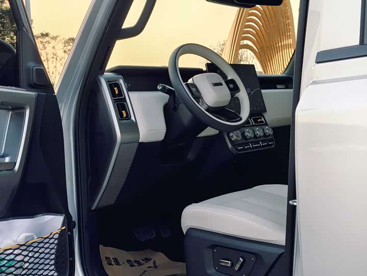 Фото 8 - Chery iCar V23