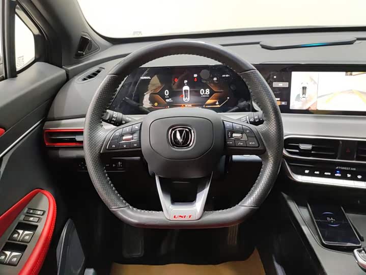 Фото 15 - Changan UNI-T