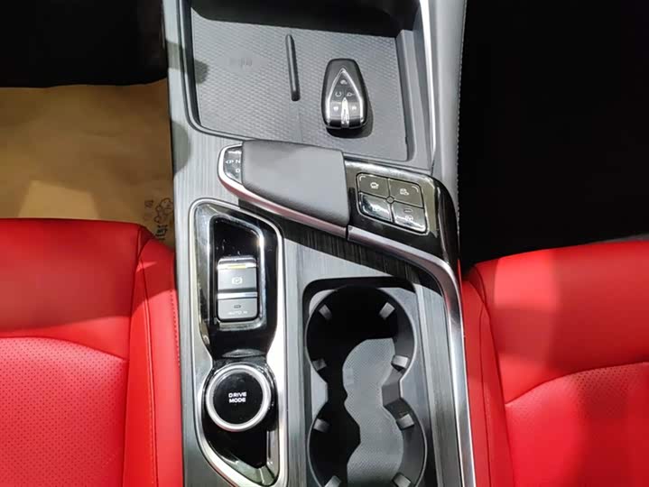 Фото 16 - Changan UNI-T