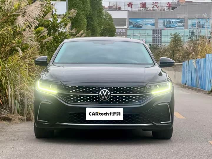 Фото 2 - Volkswagen Passat