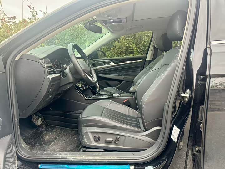 Фото 5 - Volkswagen Passat