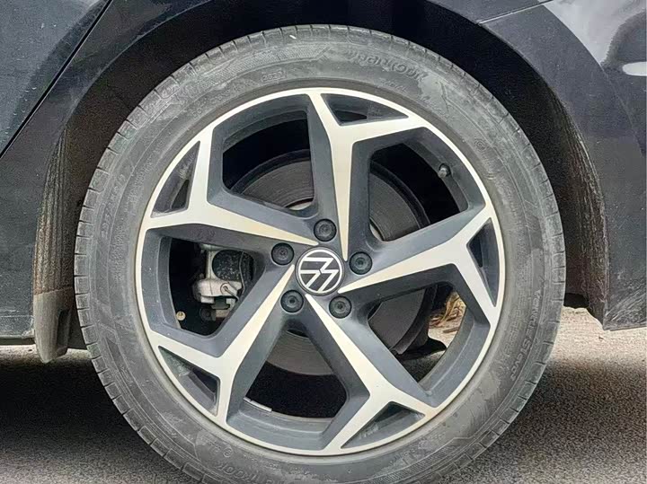 Фото 7 - Volkswagen Passat