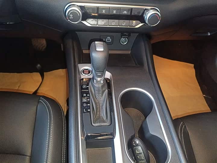 Фото 14 - Nissan Teana