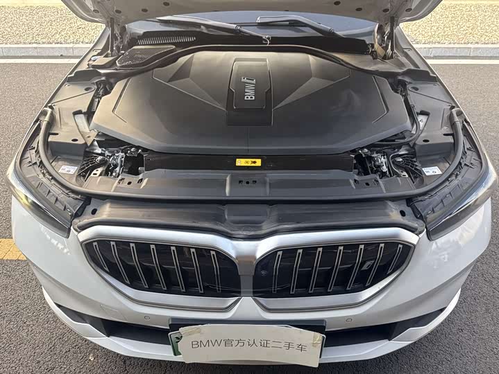 Фото 18 - BMW i5