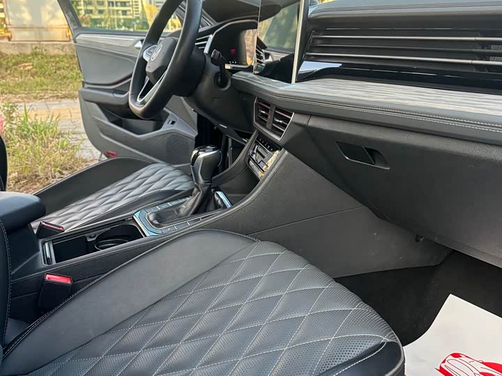 Фото 11 - Volkswagen Sagitar L