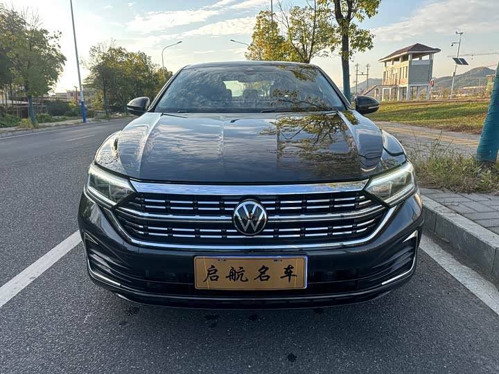 Фото 2 - Volkswagen Sagitar L