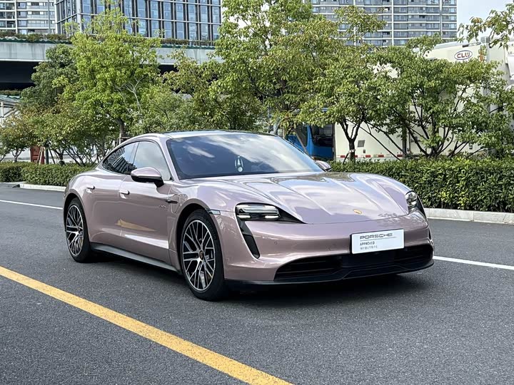 Фото 3 - Porsche Taycan