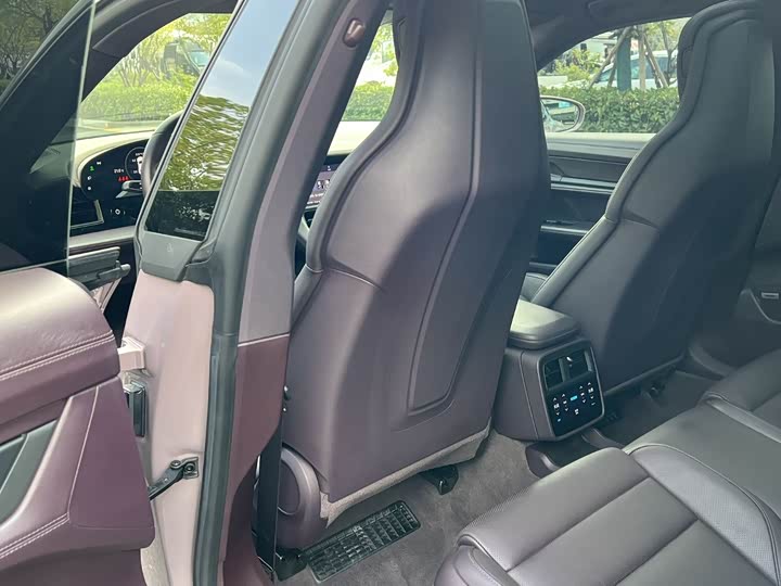 Фото 9 - Porsche Taycan