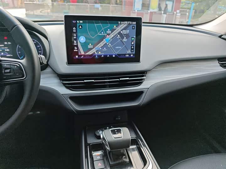 Фото 13 - Hongqi E-QM5