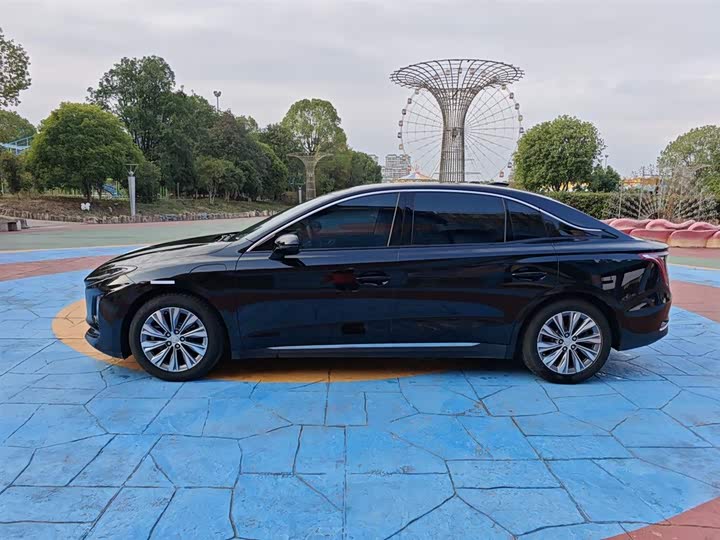 Фото 5 - Hongqi E-QM5