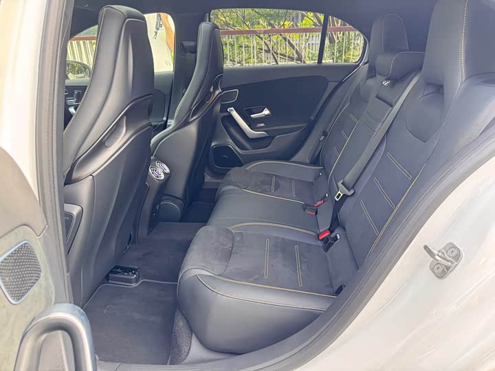 Фото 11 - Mercedes-Benz A-Class AMG