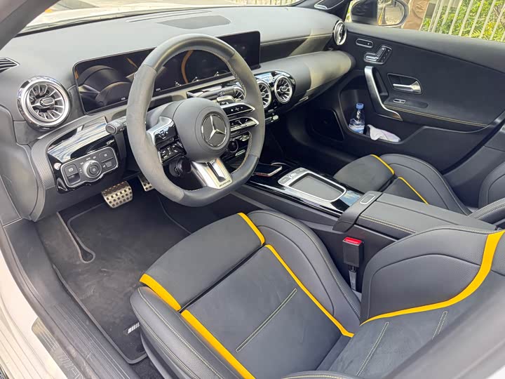 Фото 9 - Mercedes-Benz A-Class AMG