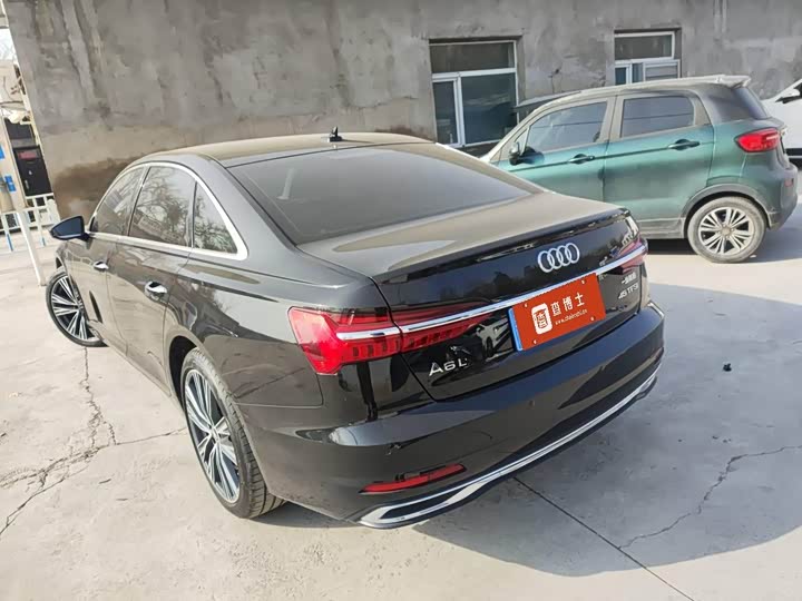 Фото 11 - Audi A6L