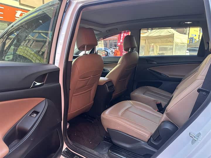 Фото 8 - Buick GL6