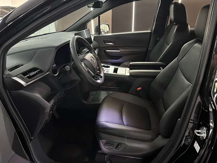 Фото 4 - Toyota Sienna