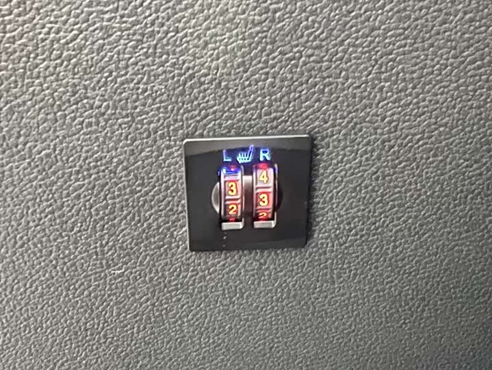 Фото 13 - Volkswagen Golf