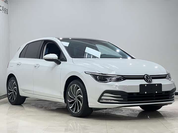 Фото 3 - Volkswagen Golf