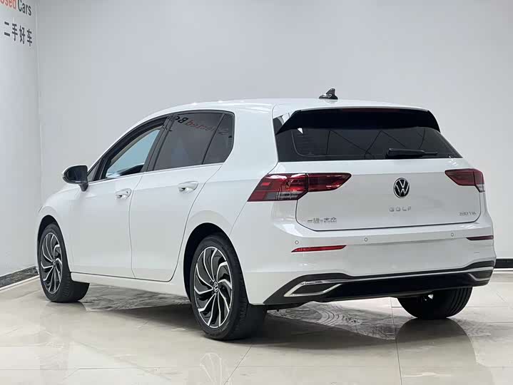 Фото 4 - Volkswagen Golf