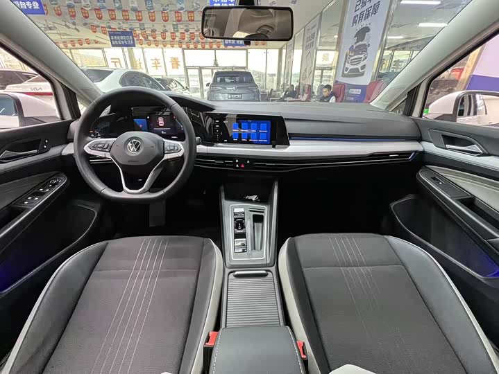 Фото 8 - Volkswagen Golf