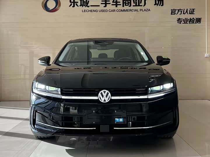 Фото 2 - Volkswagen Magotan