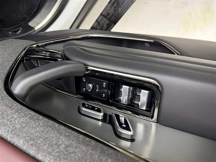 Фото 16 - Land Rover Range Rover Sport