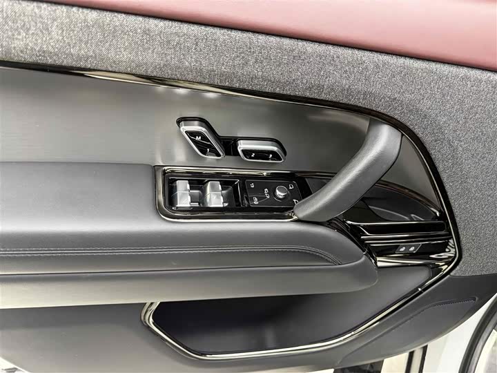 Фото 20 - Land Rover Range Rover Sport