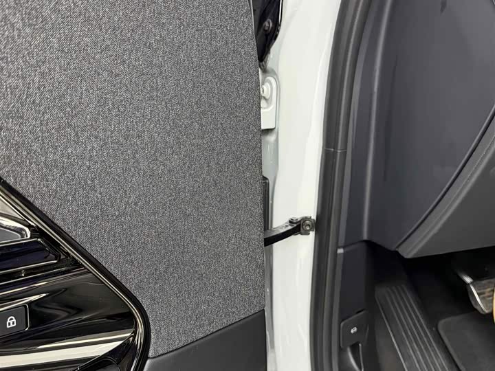 Фото 28 - Land Rover Range Rover Sport