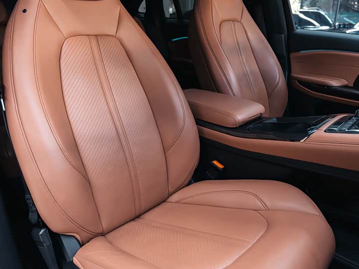 Фото 21 - Nio EC6