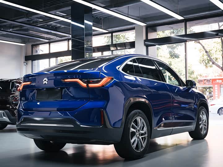 Фото 3 - Nio EC6