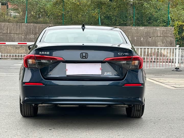 Фото 10 - Honda Civic