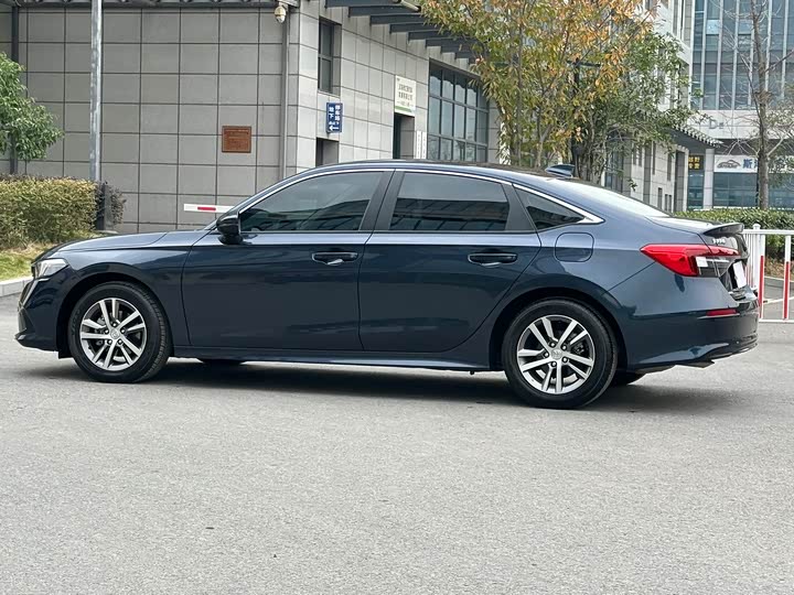 Фото 9 - Honda Civic