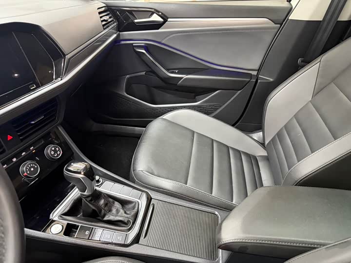 Фото 13 - Volkswagen Sagitar L