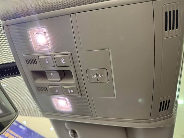 Фото 14 - Volkswagen Sagitar L