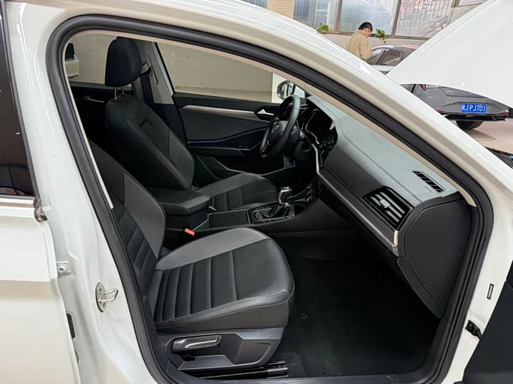 Фото 21 - Volkswagen Sagitar L