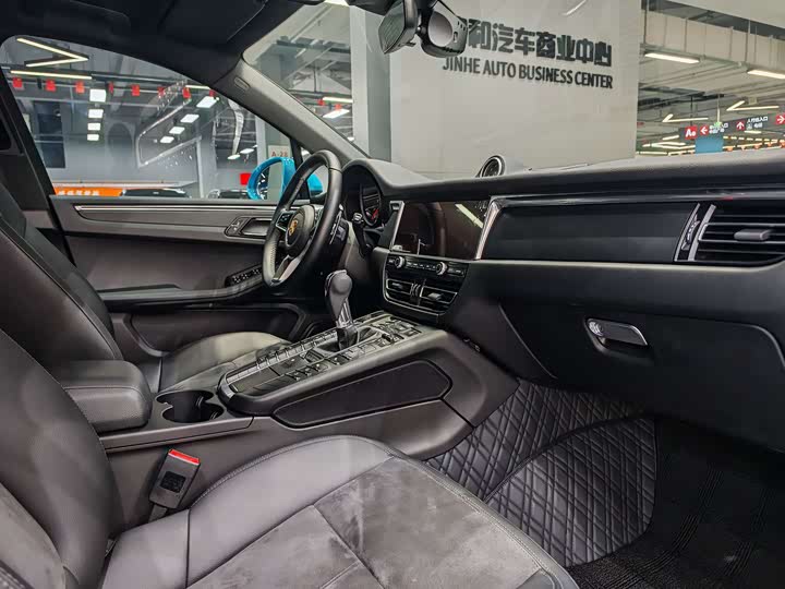 Фото 13 - Porsche Macan