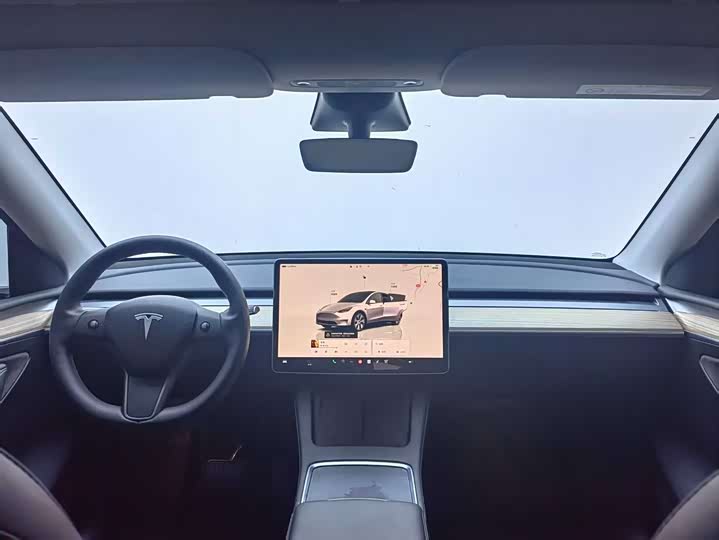 Фото 15 - Tesla Model Y