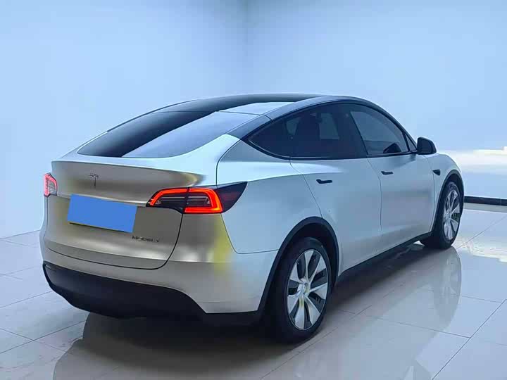 Фото 20 - Tesla Model Y